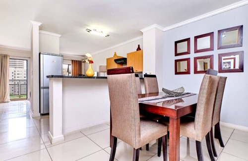 Greater Johannesburg Metropolitan Area Apartment | A beautiful Skyscraper in the heart of Sandton