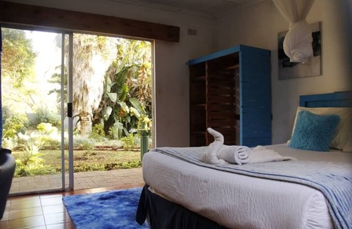 Bulawayo House | A beautiful spacious victorian house surrounded by a beautiful garden.