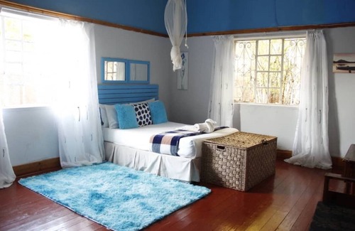 Bulawayo House | A beautiful spacious victorian house surrounded by a beautiful garden.