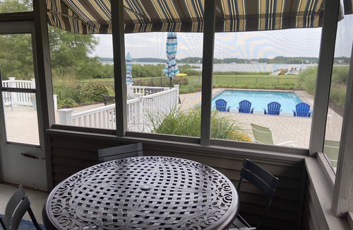 Woolford House | A Beautiful Waterfront Retreat for Family Gatherings!