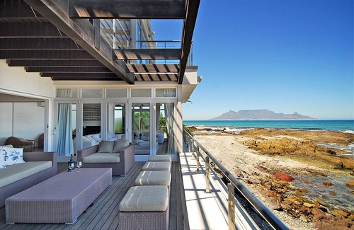 Bloubergstrand Villa | A beautifull beach house with the best view in the world, load shedding free