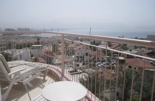 Eilat Apartment | A beautifully decorated 2bed/2bath w amazing views, balcony , pool, Gym.