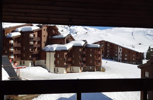 Belle Plagne Apartment | A BELLE-PLAGNE (2050 m), SKIS ON FOOT, IN THE HEART OF THE STATION, THE BERYL