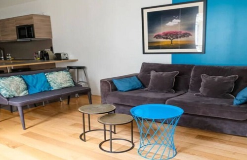 Faubourg-du-Roule Apartment | A Bit of Glamour and Magic in Champs Elysees