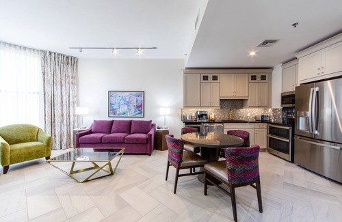 Central Business District Apartment | A Block From the French Quarter! Spacious Villa