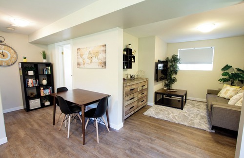 Departure Bay Apartment | A bright and cozy 1-bedroom basement suite is nestled in a lush garden setting