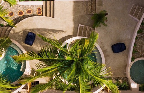 Santa Maria Apartment | A/C in Bed | Pool Access | Cleaned Daily | 55"Inch S/TV