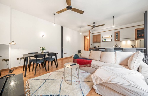 Fitzrovia Apartment | ❄️ A/C | 👑 SuperKing | 🔓 FlexPolicy | ⏰ EarlyDrop | 🌞 Balcony | 🧼 W/D
