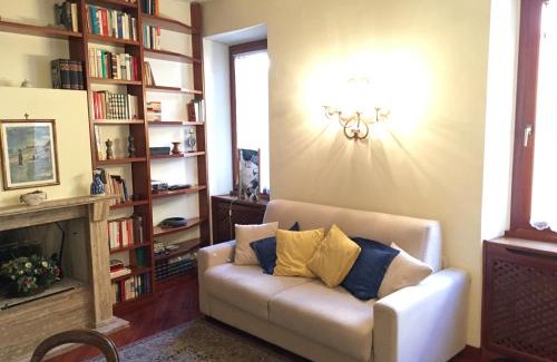 Rione III Colonna Apartment | A CASA DI ZIA LOLA