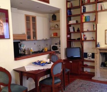Rione III Colonna Apartment | A CASA DI ZIA LOLA