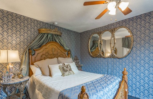 Chickamauga Apartment | A Castle-Themed Stay in Historic Chickamauaga