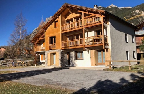 Ceillac Apartment | A CEILLAC, skiing and hiking in sunny Queyras, in the heart of the Alps.
