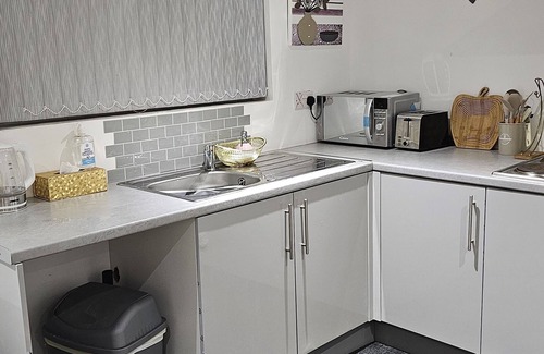 Harehills Apartment | A Centrally located Cosy Studio Apartment in Leeds , Close to the City Center.