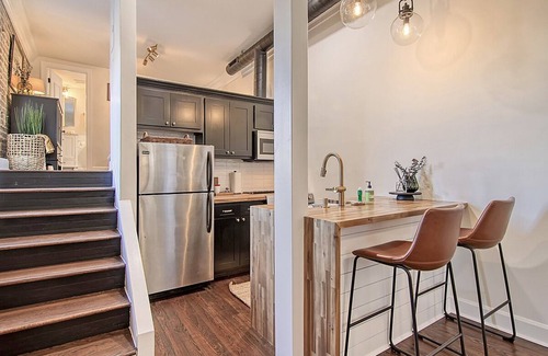 Downtown Charleston Condo | A Charleston Single - King St. Loft