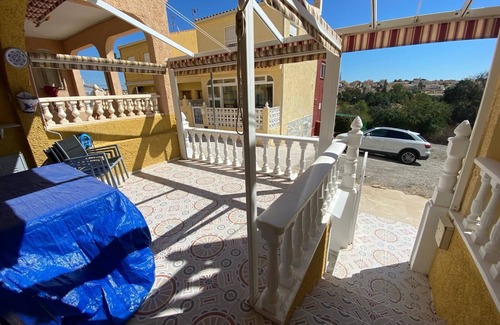 San Fulgencio House | A charming 2 bedroom, 2 bathroom property on 2 levels.