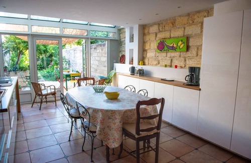 Aigues-Mortes Medieval City House | A charming and authentic house nestled within the ancient walls of Aigues-Mortes!