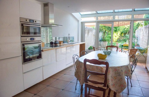 Aigues-Mortes Medieval City House | A charming and authentic house nestled within the ancient walls of Aigues-Mortes!