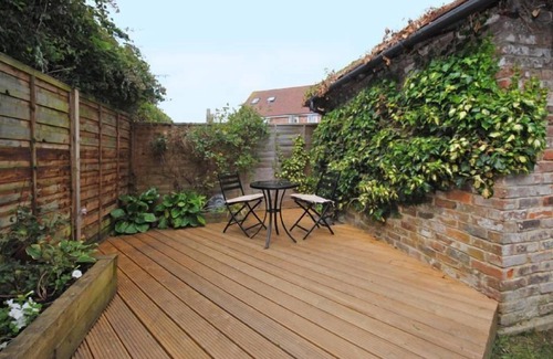 Chichester Cottage | A charming and unique cottage in the centre of Chichester - sleeps 3