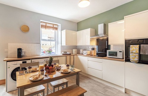 Seahouses Cottage | A charming cottage resting in the popular fishing village of Seahouses.