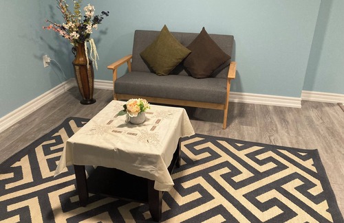 Durham Region Apartment | A Charming Cozy Nest! A Beautiful 1 BR Apartment in Oshawa.