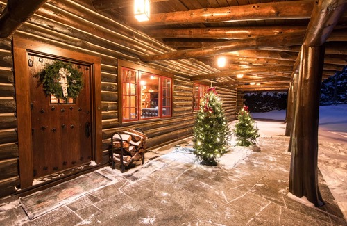Lake Placid Cabin | A charming four season residence on the shores of Lake Placid.