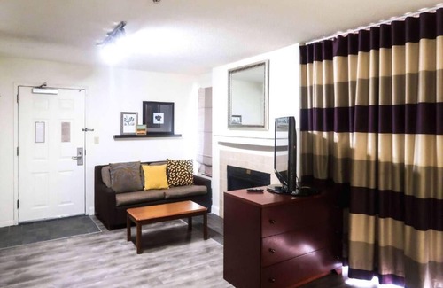 Tysons Hotel | A charming hotel in Vienna with AC, WiFi, a fitness room, Free daily breakfast