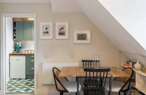 Streatham Hill Apartment | A charming one bedroom flat, fully furnished and set up up for a short term stay