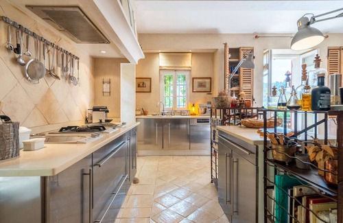 Venelles House | A charming property near Aix en Provence – Sleeps 8