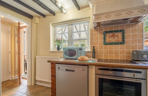 Sweffling Cottage | A charming Victorian cottage located in the peaceful village of Sweffling.