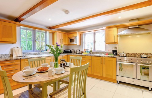 West Lulworth Cottage | A charming yet contemporary thatched cottage close to Lulworth Cove.