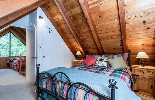 West Village Cabin | A Classic Forest Cabin with Modern Amenities - the Best of Both Worlds