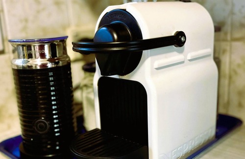 Mossy Point House | A Classic, Pet Friendly Beach House - Waterfront Access and Short Walk to Beach