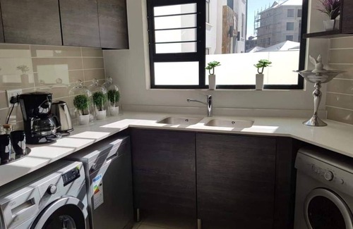 Greater Johannesburg Metropolitan Area Apartment | A Classy Business Stay or Family Paradise in Waterfall City - OR Tambo Airport