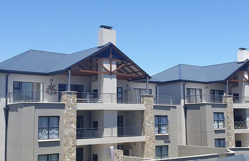 Greater Johannesburg Metropolitan Area Apartment | A Classy Business Stay or Family Paradise in Waterfall City - OR Tambo Airport