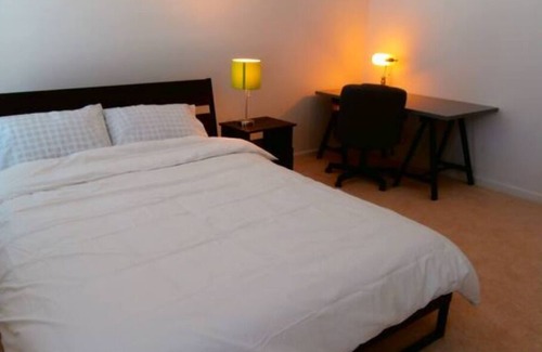 Germantown House | A Clean Townhouse in DC Suburban