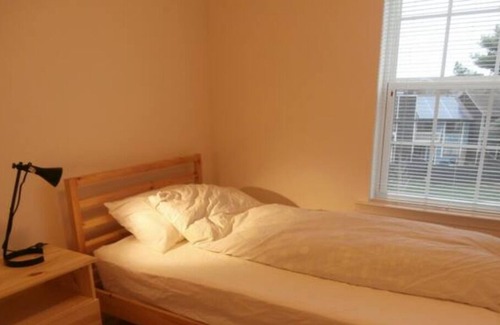 Germantown House | A Clean Townhouse in DC Suburban