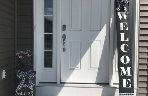 Ballston Spa House | A Coastal Farmhouse Style Home- 10 minutes from Downtown Saratoga Springs