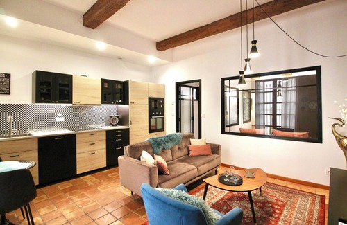 Pezenas Apartment | A cocoon for two in the heart of old Pézenas