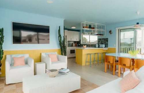 Surf Beach House | A colourful coastal getaway!