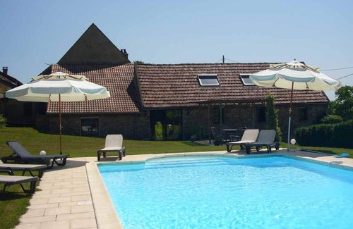 Daglan House | A comfortable recently renovated barn, set in walnut grove with magnificent view