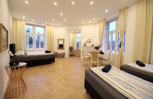 Liesing Apartment | A comfortable, well-located Elite Apartment LV4