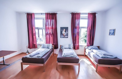 Liesing Apartment | A comfortable, well-located Premium Apartment LV8