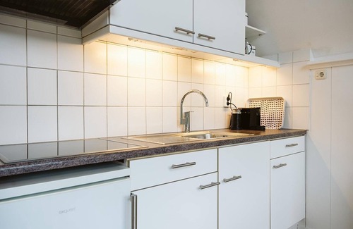 Ouddorp House | A comfortably furnished holiday home by the sea with a fenced garden that is safe for children and pets.