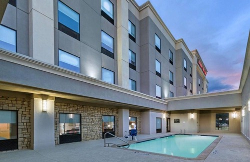 West Dallas House | A comfy base between Dallas and Arlington