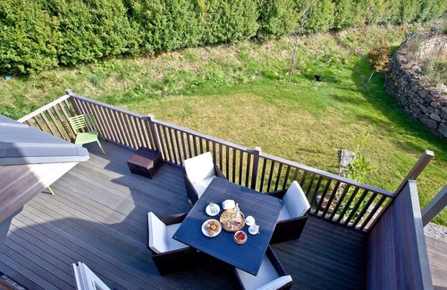 Carbis Bay Cottage | A contemporary eco-lodge on the gorgeous Una, St Ives resort.