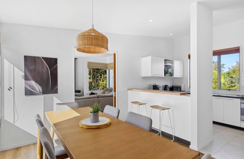 Kaiteriteri House | A contemporary family home with amazing outdoor spaces and close to the beach