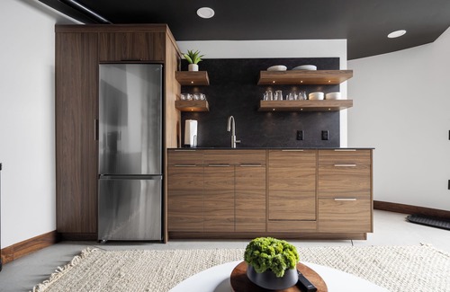 Billings House | A converted grain bin with a Montana feel with modern design and comforts.