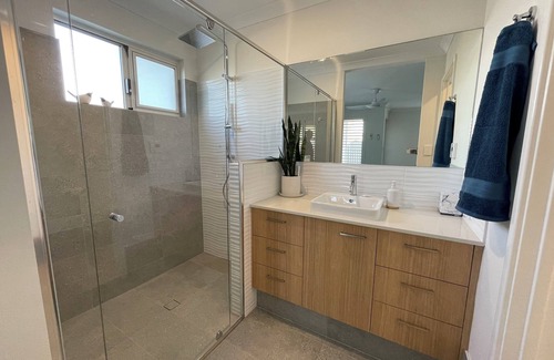 Eglinton Bed & Breakfast | A cosy private room in Eglinton.