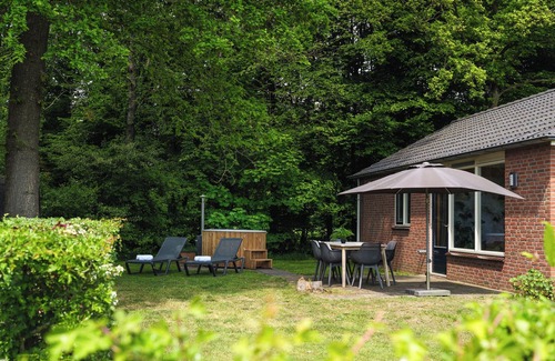 Zuna Cabin | A cottage especially for kids with bubble tub! Also suitable for the disabled.