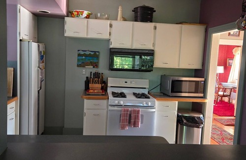 South Haven Cottage | A Cottage for Couples: Quaint, Comfortable and Convenient.